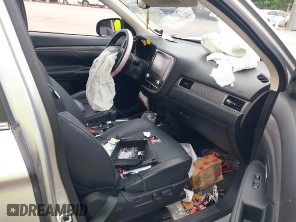 2020 Mitsubishi Outlander SE with VIN JA4AD3A39LZ034015, listed as a IAAI auction lot 42245374 with 92,992 mi miles and . Bid and sale history available at DreamBid. Image 5.