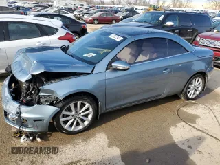 2015 Volkswagen Eos Komfort with VIN WVWBW8AH2FV000829, listed as a Copart auction lot 43082344 with 68,099 mi miles and Salvage Title. Bid and sale history available at DreamBid. Image 1.