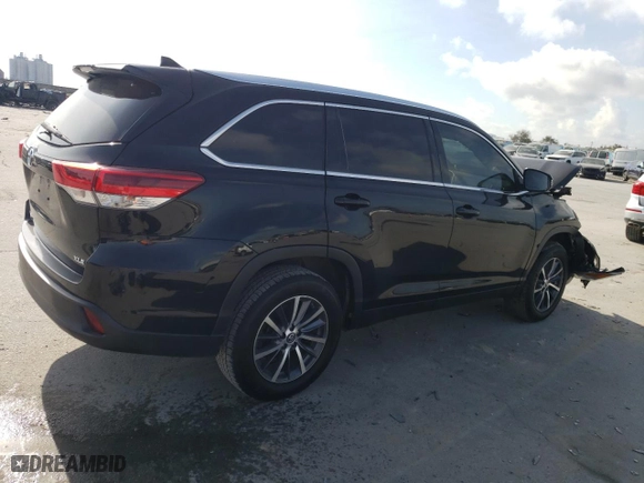 2019 Toyota Highlander SE with VIN 5TDKZRFH6KS557799, listed as a Copart auction lot 44798295 with NaN miles and Salvage Title. Bid and sale history available at carsss.com. Image 3.