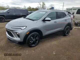 2025 Buick Encore GX Sport Touring с VIN KL4AMDSL1SB006771, выставлен на аукционе Copart как лот 54868335 с пробегом 2 795 миль миль и Списание • Salvage title. История ставок и продаж доступна на DreamBid. Изображение 1.