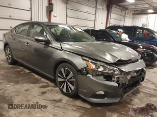 2022 Nissan Altima SV with VIN 1N4BL4DV3NN411177, listed as a IAAI auction lot 41694430 with 24,583 mi miles and . Bid and sale history available at carsss.com. Image 1.
