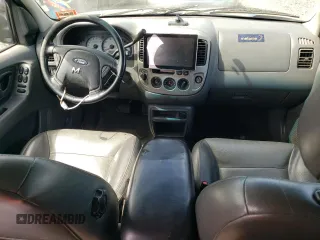 2003 Ford Escape XLT Popular 2 with VIN 1FMYU93133KB35168, listed as a Copart auction lot 57303335 with 197,368 mi miles and Salvage title. Bid and sale history available at DreamBid. Image 8.