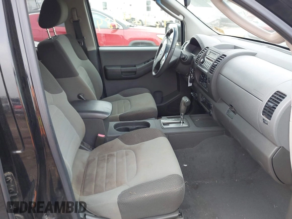 2007 Nissan Xterra SE z VIN 5N1AN08W67C513871, wystawiony jako IAAI lot #42424984 z przebiegiem 145 552 mil mil oraz . Historia ofert i sprzedaży dostępna na DreamBid. Obrazek 5.