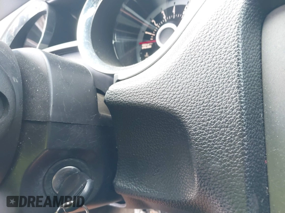 2013 Ford Mustang V6 z VIN 1ZVBP8AM8D5260415, wystawiony jako IAAI lot #40332516 z przebiegiem 200 953 mil mil oraz . Historia ofert i sprzedaży dostępna na DreamBid. Obrazek 11.