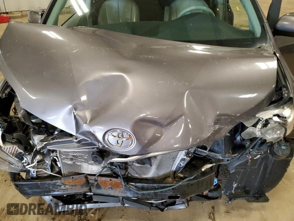 2014 Toyota Sienna XLE with VIN 5TDYK3DC0ES501557, listed as a Copart auction lot 56290015 with Not Provided miles and Clean Title. Bid and sale history available at DreamBid. Image 12.