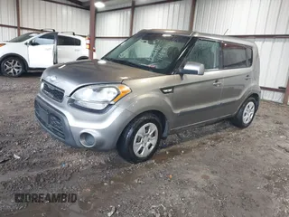 2013 Kia Soul with VIN KNDJT2A52D7632187, listed as a IAAI auction lot 41980035 with 184,264 mi miles. Bid and sale history available at carsss.com. Image 2.