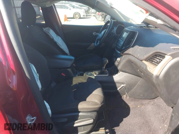 2017 Jeep Cherokee Latitude with VIN 1C4PJLCB2HW607682, listed as a IAAI auction lot 41698412 with 136,562 mi miles and . Bid and sale history available at DreamBid. Image 5.
