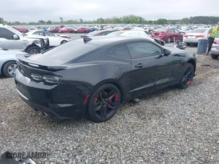 2022 Chevrolet Camaro 1SS with VIN 1G1FF1R75N0116485, listed as a IAAI auction lot 41920161 with 33,440 mi miles. Bid and sale history available at carsss.com. Image 4.