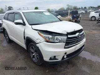 2016 Toyota Highlander XLE z VIN 5TDJKRFH4GS323202, wystawiony jako IAAI lot #42026959 z przebiegiem 135 430 mil mil oraz . Historia ofert i sprzedaży dostępna na DreamBid. Obrazek 1.