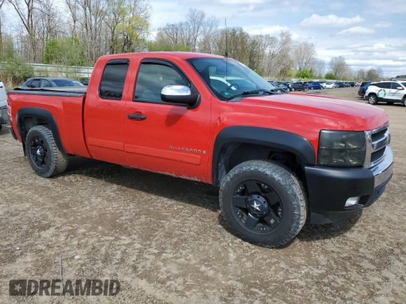 2007 Chevrolet Silverado 1500 1LT with VIN 1GCEK19007Z571437, listed as a Copart auction lot 55155565 with 218,138 mi miles and Clean Title. Bid and sale history available at DreamBid. Image 4.