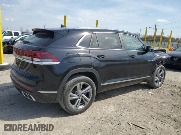 2024 Volkswagen Atlas SEL R-Line with VIN 1V2AE2CAXRC228149, listed as a Copart auction lot 51111825 with 6,548 mi miles and Salvage title. Bid and sale history available at DreamBid. Image 3.