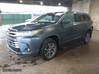2019 Toyota Highlander SE with VIN 5TDJZRFH4KS747306, listed as a IAAI auction lot 41867414 with 96,247 mi miles. Bid and sale history available at carsss.com. Image 17.
