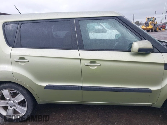 2011 Kia Soul + with VIN KNDJT2A20B7201270, listed as a IAAI auction lot 41764745 with 178,534 mi miles. Bid and sale history available at carsss.com. Image 14.