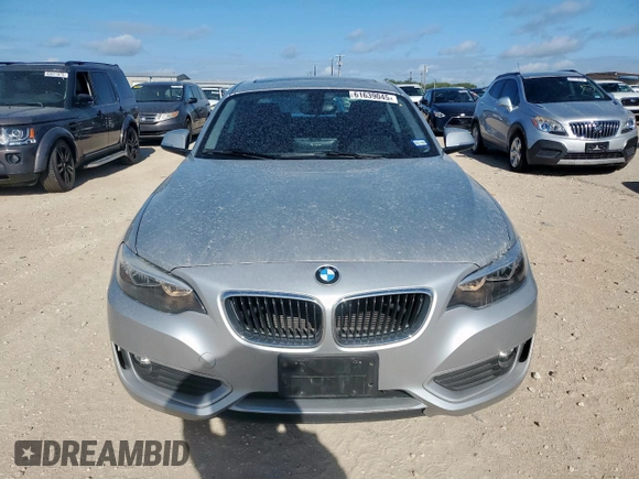 2015 BMW 2 Series 228i z VIN WBA1F5C55FV257350, wystawiony jako Copart lot #61639045 z przebiegiem 63 759 mil mil oraz Czysty tytuł • Clean title. Historia ofert i sprzedaży dostępna na DreamBid. Obrazek 5.