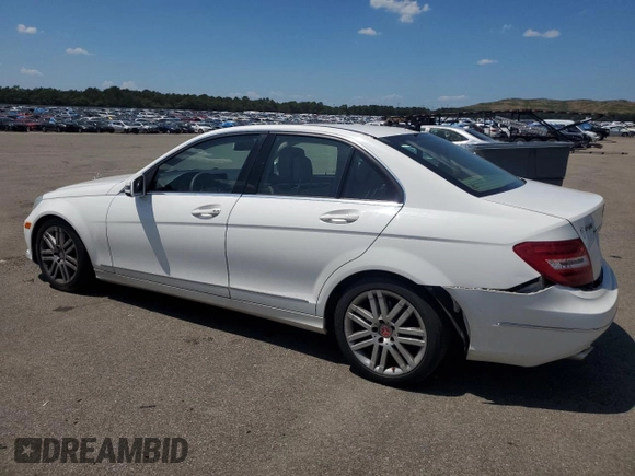 2013 Mercedes-Benz C 300 Sport с VIN WDDGF8AB2DR247801, выставлен на аукционе Copart как лот 62273505 с пробегом 163 472 миль миль и Списание • Salvage title. История ставок и продаж доступна на DreamBid. Изображение 2.