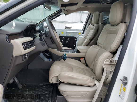 2020 Lincoln Aviator Reserve z VIN 5LM5J7XC0LGL22749, wystawiony jako Copart lot #55477675 z przebiegiem 61 286 mil mil oraz Szkoda całkowita • Salvage title. Historia ofert i sprzedaży dostępna na DreamBid. Obrazek 7.