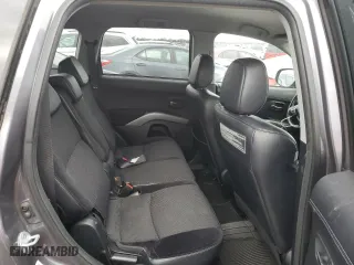 2010 Mitsubishi Outlander XLS with VIN JA4JT4AX1AZ014849, listed as a Copart auction lot 86227994 with 225,869 mi miles and Clean Title. Bid and sale history available at carsss.com. Image 10.