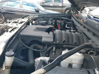 2019 Chevrolet Silverado 1500 LT z VIN 2GCRCPEC9K1151906, wystawiony jako IAAI lot #42253485 z przebiegiem 81 444 mil mil oraz . Historia ofert i sprzedaży dostępna na DreamBid. Obrazek 20.