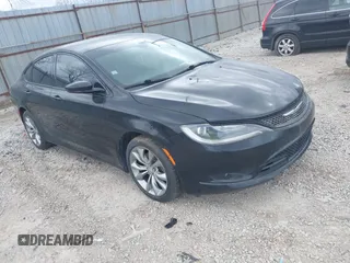 2015 Chrysler 200 S with VIN 1C3CCCBB4FN746827, listed as a IAAI auction lot 42035694 with 1 mi miles. Bid and sale history available at carsss.com. Image 1.