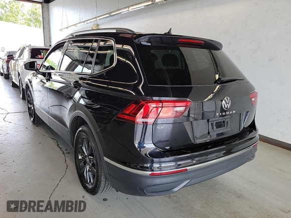 2024 Volkswagen Tiguan SE с VIN 3VV3B7AX0RM097417, выставлен на аукционе IAAI как лот 42850740 с пробегом 27 759 миль миль и . История ставок и продаж доступна на DreamBid. Изображение 3.
