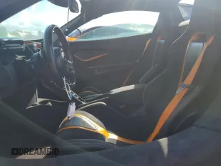 2021 McLaren 720S z VIN SBM14FCA3MW005994, wystawiony jako Copart lot #74940764 z przebiegiem Nie podano mil oraz Nie do naprawy. Historia ofert i sprzedaży dostępna na DreamBid. Obrazek 7.