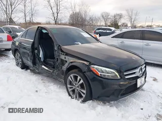 2021 Mercedes-Benz C 300 z VIN W1KWF8EB0MR640153, wystawiony jako IAAI lot #41164310 z przebiegiem 34 364 mil mil oraz . Historia ofert i sprzedaży dostępna na DreamBid. Obrazek 1.
