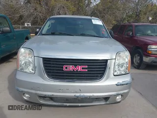 2007 GMC Yukon XL SLT with VIN 1GKFC16047R212196, listed as a IAAI auction lot 41737980 with 214,919 mi miles. Bid and sale history available at carsss.com. Image 6.