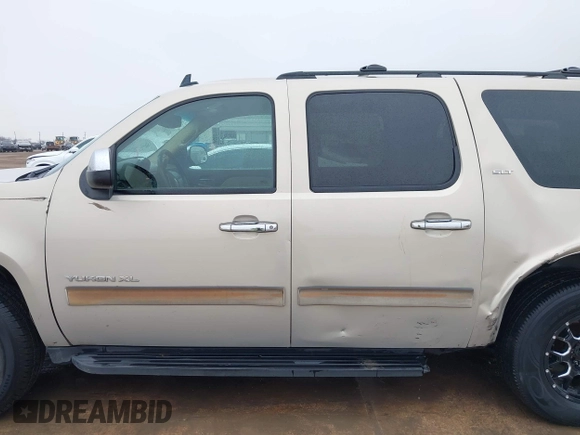 2011 GMC Yukon XL SLT with VIN 1GKS1KE01BR160725, listed as a IAAI auction lot 41587693 with 302,661 mi miles and . Bid and sale history available at carsss.com. Image 15.