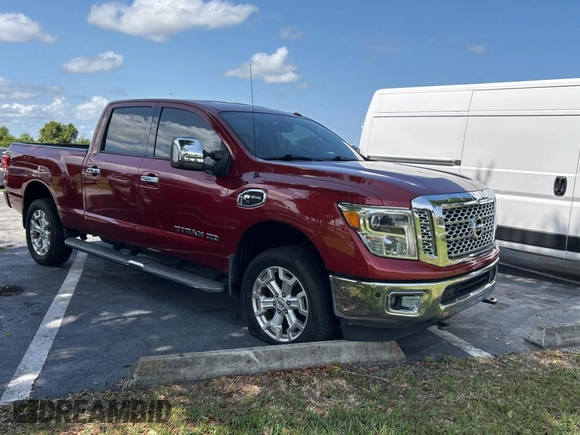 2016 Nissan Titan SL z VIN 1N6BA1F26GN512666, wystawiony jako Copart lot #59731495 z przebiegiem 120 182 mil mil oraz Czysty tytuł • Clean title. Historia ofert i sprzedaży dostępna na DreamBid. Obrazek 1.