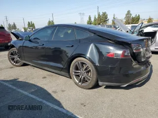 2013 Tesla Model S Performance z VIN 5YJSA1CP6DFP27686, wystawiony jako Copart lot #65083215 z przebiegiem Nie podano mil oraz Szkoda całkowita • Salvage title. Historia ofert i sprzedaży dostępna na DreamBid. Obrazek 2.