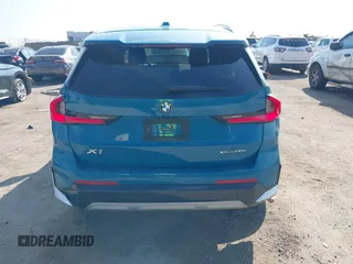 2025 BMW X1 xDrive28i z VIN WBX73EF04S5082009, wystawiony jako IAAI lot #41511596 z przebiegiem 3 561 mil mil oraz . Historia ofert i sprzedaży dostępna na DreamBid. Obrazek 16.