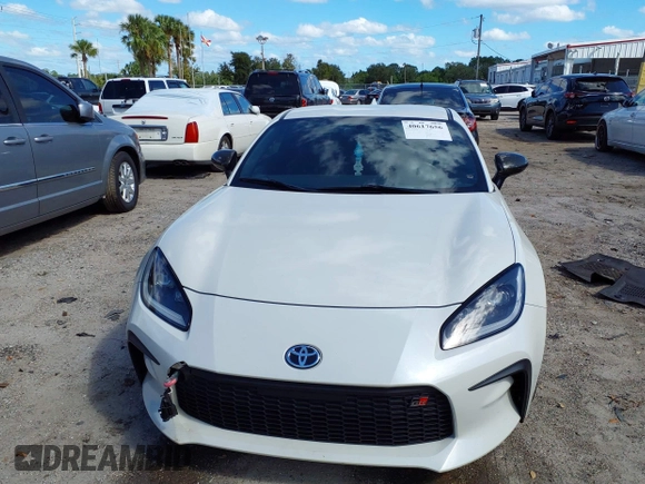 2023 Toyota GR86 Premium with VIN JF1ZNBF11P8750898, listed as a IAAI auction lot 40617656 with 40,290 mi miles. Bid and sale history available at carsss.com. Image 6.