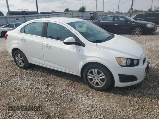 2015 Chevrolet Sonic LT z VIN 1G1JC5SH8F4120862, wystawiony jako Copart lot #60685265 z przebiegiem 163 346 mil mil oraz Czysty tytuł • Clean title. Historia ofert i sprzedaży dostępna na DreamBid. Obrazek 4.