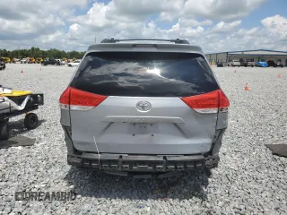 2012 Toyota Sienna LE AAS z VIN 5TDKK3DC6CS190493, wystawiony jako Copart lot #65000345 z przebiegiem 224 230 mil mil oraz Szkoda całkowita • Salvage title. Historia ofert i sprzedaży dostępna na DreamBid. Obrazek 6.