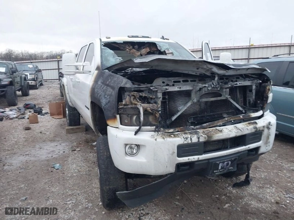 2015 Chevrolet Silverado 2500HD LT with VIN 1GC1KVE85FF131778, listed as a IAAI auction lot 41129450 with 1 mi miles. Bid and sale history available at carsss.com. Image 6.