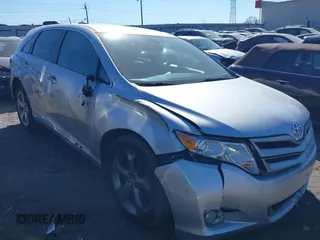2014 Toyota Venza XLE z VIN 4T3BK3BB2EU102096, wystawiony jako IAAI lot #41640940 z przebiegiem 108 118 mil mil oraz . Historia ofert i sprzedaży dostępna na DreamBid. Obrazek 1.