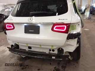 2022 Mercedes-Benz GLC 300 z VIN W1N0G8EB1NV377962, wystawiony jako IAAI lot #41651828 z przebiegiem 13 729 mil mil oraz . Historia ofert i sprzedaży dostępna na DreamBid. Obrazek 20.