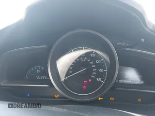 2018 Mazda 3 Touring z VIN 3MZBN1V35JM272638, wystawiony jako IAAI lot #42458722 z przebiegiem 98 393 mil mil oraz . Historia ofert i sprzedaży dostępna na DreamBid. Obrazek 15.