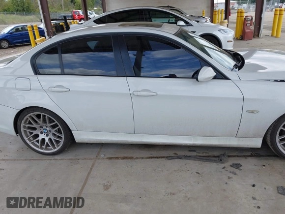 2007 BMW 3 Series 328i с VIN WBAVC53527FZ76805, выставлен на аукционе IAAI как лот 42543532 с пробегом 160 803 миль миль и . История ставок и продаж доступна на DreamBid. Изображение 13.