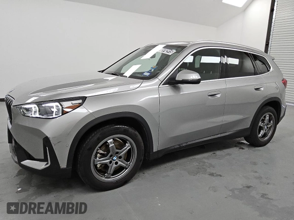 2023 BMW X1 xDrive28i with VIN WBX73EF00P5X84545, listed as a Copart auction lot 49742915 with 26,905 mi miles and Clean Title. Bid and sale history available at DreamBid. Image 1.