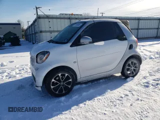 2017 Smart fortwo Passion with VIN WMEFK5DA6HK153469, listed as a Copart auction lot 41960805 with 34,089 mi miles and Salvage title. Bid and sale history available at DreamBid. Image 1.