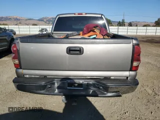 2007 GMC Sierra 1500HD SLE z VIN 1GTGC13U07F102660, wystawiony jako Copart lot #74766114 z przebiegiem Nie podano mil oraz Szkody całkowita. Historia ofert i sprzedaży dostępna na DreamBid. Obrazek 6.
