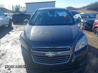 2016 Chevrolet Trax LS with VIN 3GNCJNSB8GL233537, listed as a IAAI auction lot 41574936 with 101,301 mi miles. Bid and sale history available at carsss.com. Image 12.