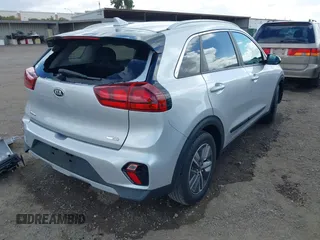 2021 Kia Niro LX with VIN KNDCB3LC2M5472028, listed as a IAAI auction lot 40884859 with 19,985 mi miles. Bid and sale history available at carsss.com. Image 4.