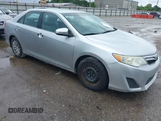 2012 Toyota Camry L z VIN 4T4BF1FK2CR160983, wystawiony jako IAAI lot #42406844 z przebiegiem 186 888 mil mil oraz . Historia ofert i sprzedaży dostępna na DreamBid. Obrazek 1.