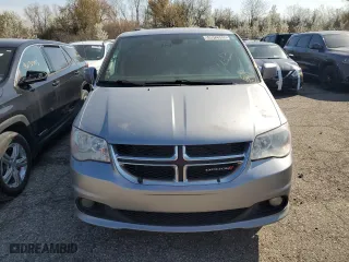 2019 Dodge Grand Caravan SXT with VIN 2C4RDGCG3KR804654, listed as a Copart auction lot 53072555 with 245,307 mi miles and Clean Title. Bid and sale history available at carsss.com. Image 5.