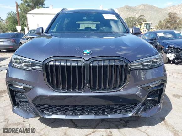 2021 BMW X7 xDrive40i with VIN 5UXCW2C05M9F76009, listed as a IAAI auction lot 41681992 with 48,565 mi miles. Bid and sale history available at carsss.com. Image 6.