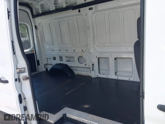 2019 Ford Transit z VIN 1FTBW2XG5KKB23337, wystawiony jako IAAI lot #42846883 z przebiegiem 65 369 mil mil oraz . Historia ofert i sprzedaży dostępna na DreamBid. Obrazek 8.