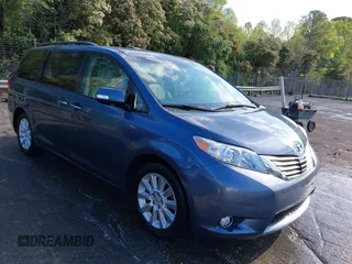 2014 Toyota Sienna XLE z VIN 5TDYK3DCXES498828, wystawiony jako IAAI lot #41970991 z przebiegiem 75 015 mil mil oraz . Historia ofert i sprzedaży dostępna na DreamBid. Obrazek 1.