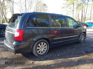 2013 Chrysler Town & Country Touring z VIN 2C4RC1BG1DR720868, wystawiony jako IAAI lot #41565277 z przebiegiem 345 241 mil mil oraz . Historia ofert i sprzedaży dostępna na DreamBid. Obrazek 4.